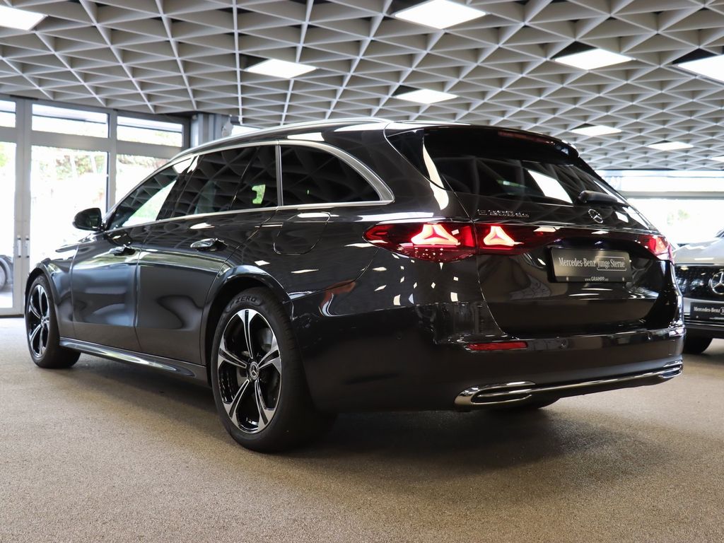 Mercedes-Benz E 300 2025