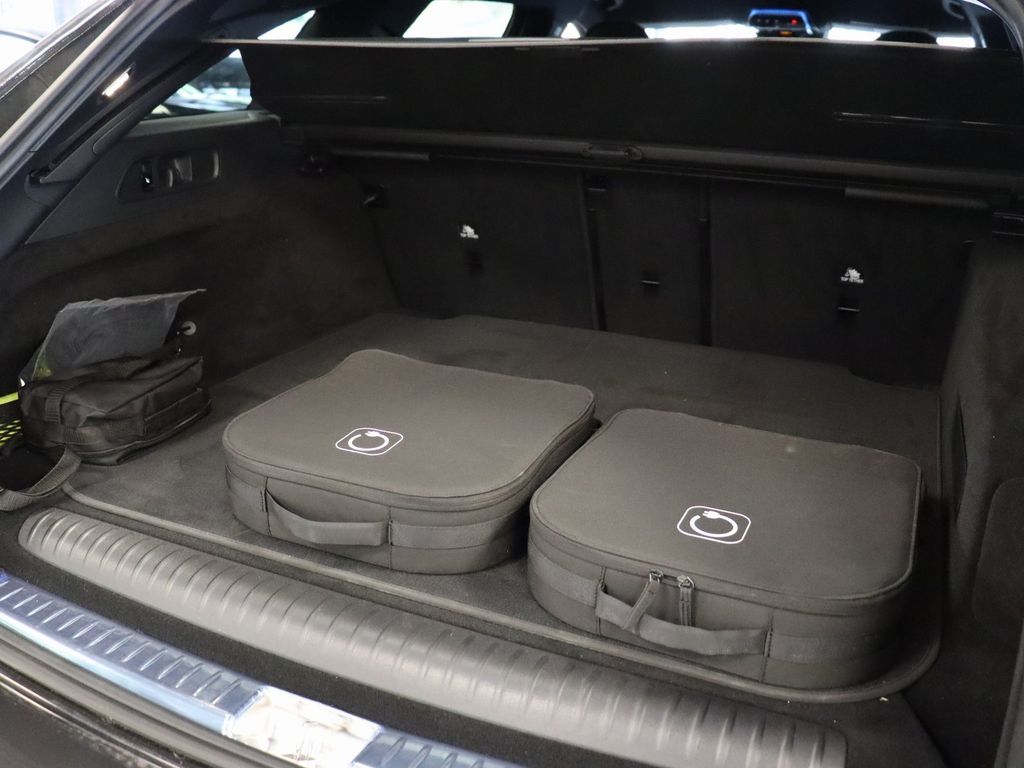 Mercedes-Benz E 300 2025