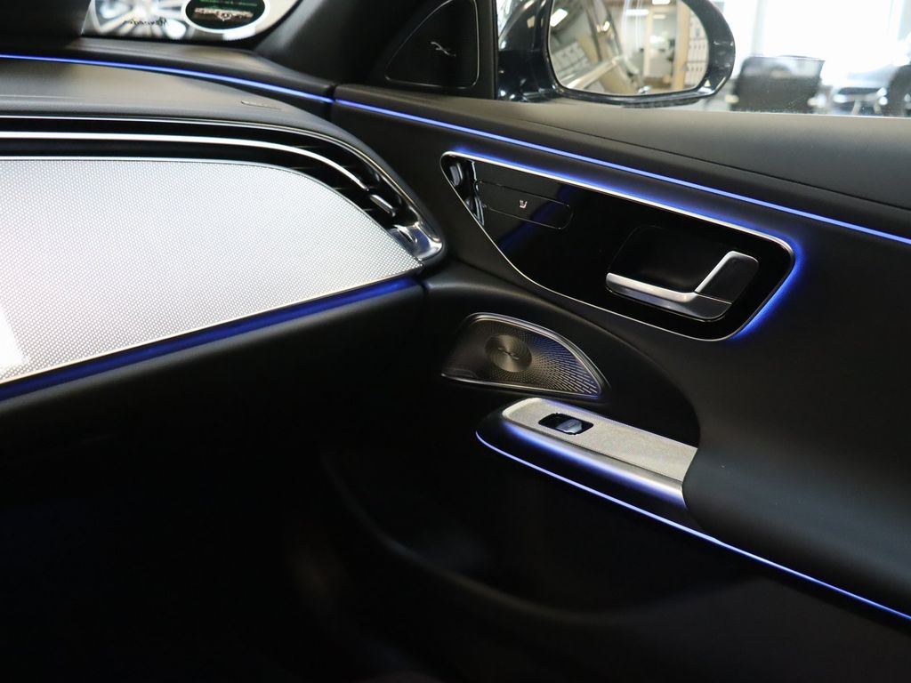 Mercedes-Benz E 300 2025