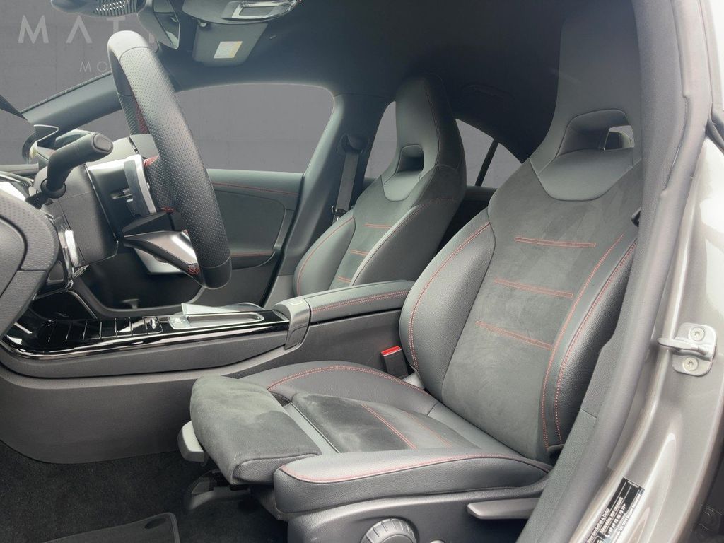 Mercedes-Benz CLA 220 2025