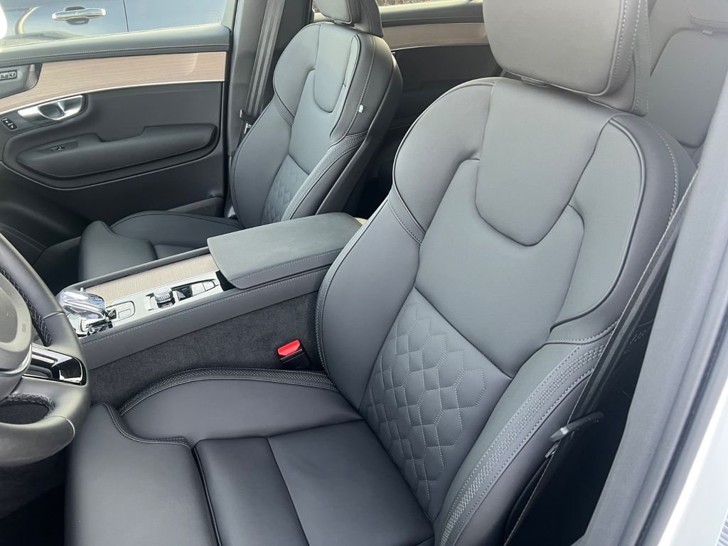 Volvo XC90 2025