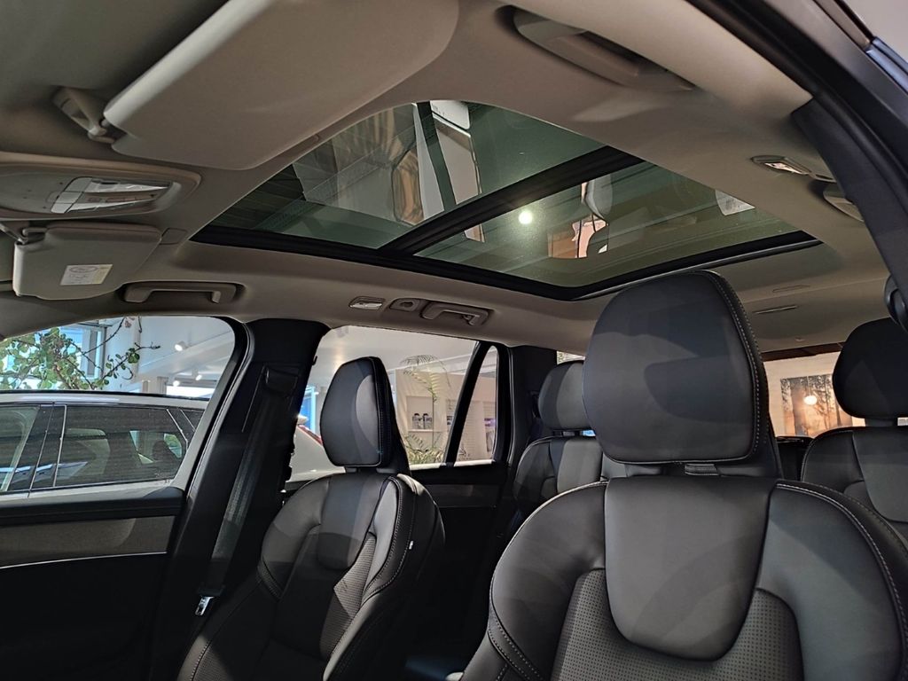 Volvo XC90 2025