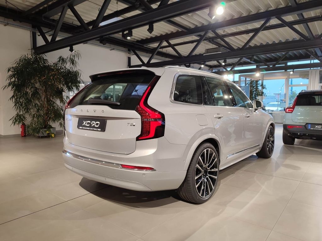 Volvo XC90 2025