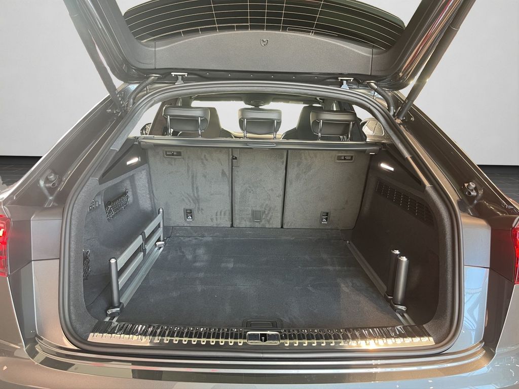 Audi RSQ8 2025