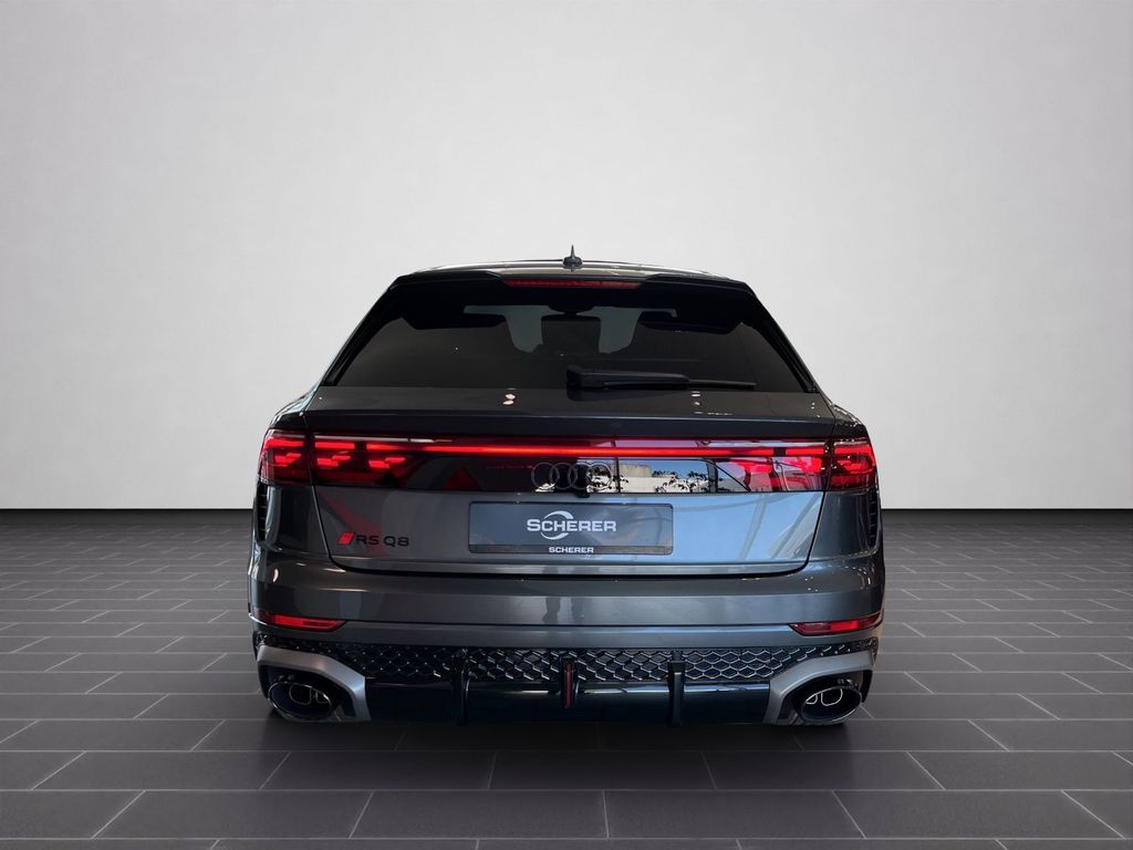 Audi RSQ8 2025