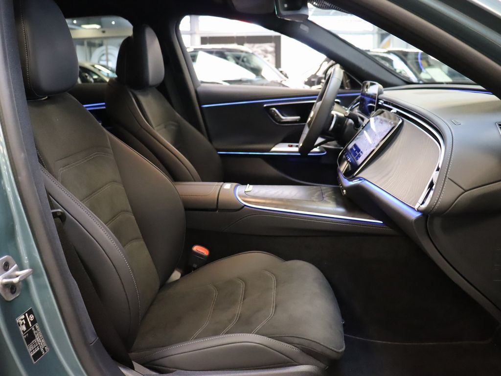 Mercedes-Benz E 300 2025