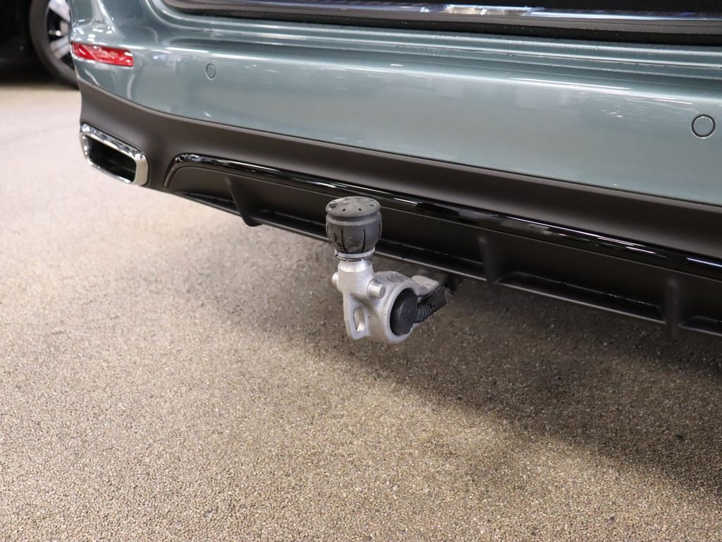 Mercedes-Benz E 300 2025