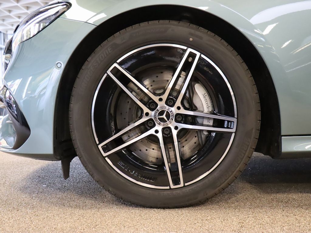 Mercedes-Benz E 300 2025