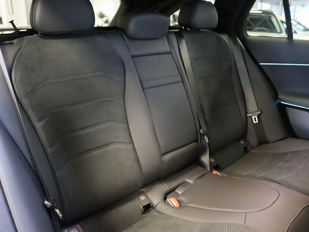 Mercedes-Benz E 300 2025