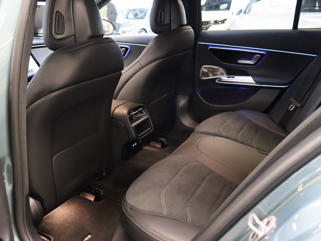 Mercedes-Benz E 300 2025