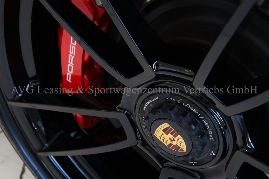 Porsche 992 2024