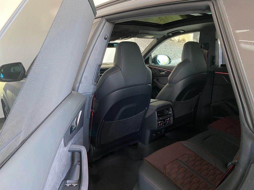Audi RSQ8 2025