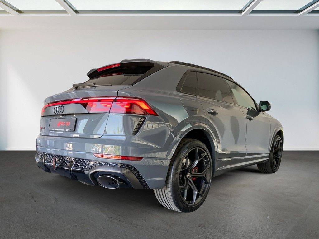 Audi RSQ8 2025