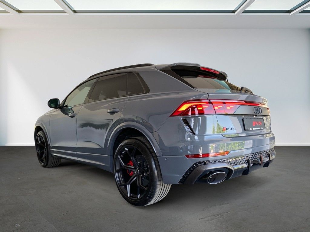 Audi RSQ8 2025