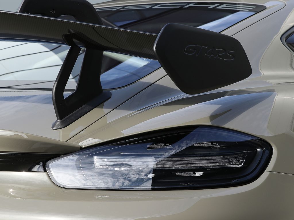 Porsche Cayman 2024