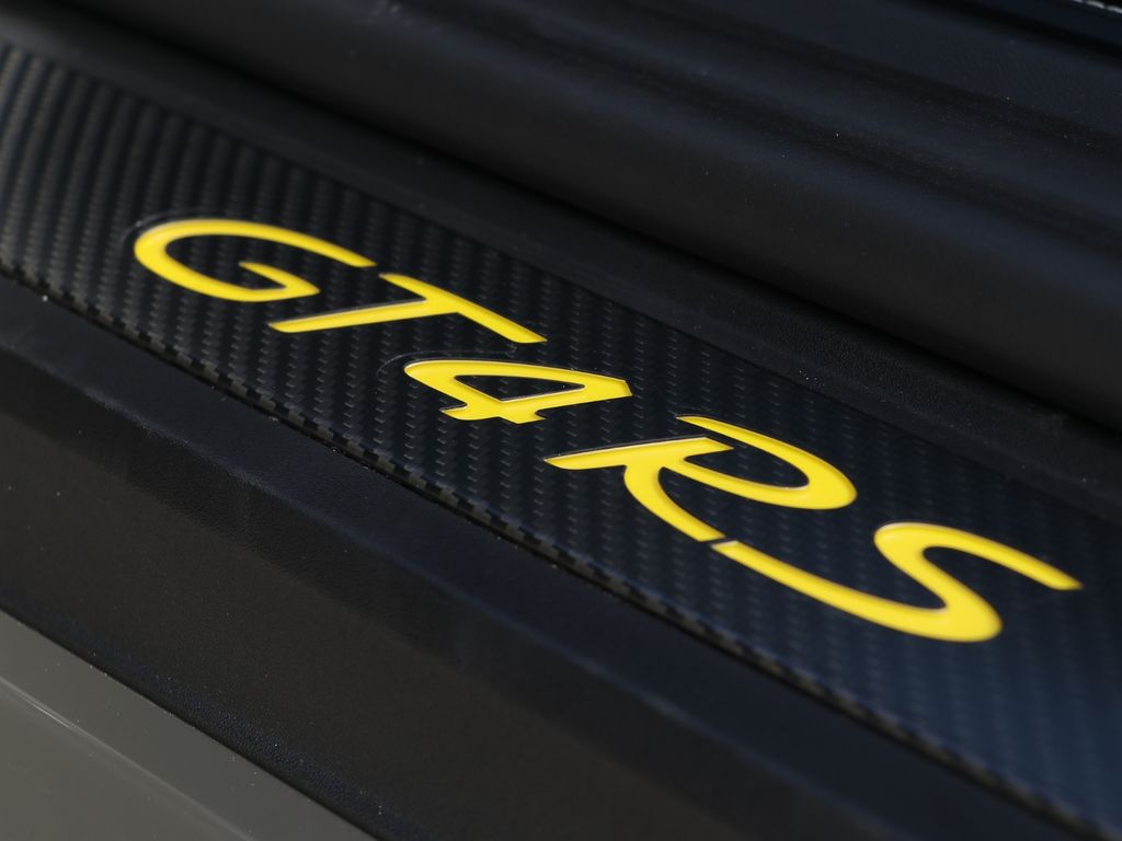 Porsche Cayman 2024