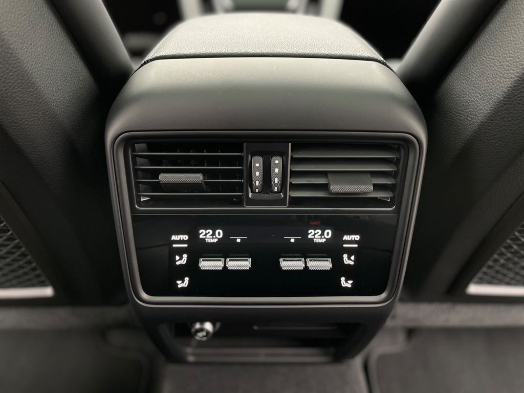 Porsche Cayenne 2025