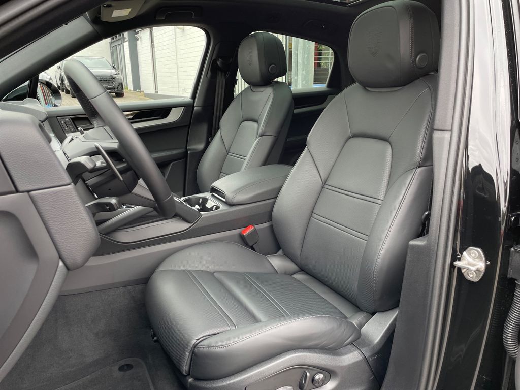 Porsche Cayenne 2025