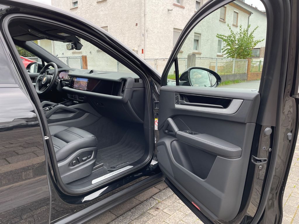 Porsche Cayenne 2025