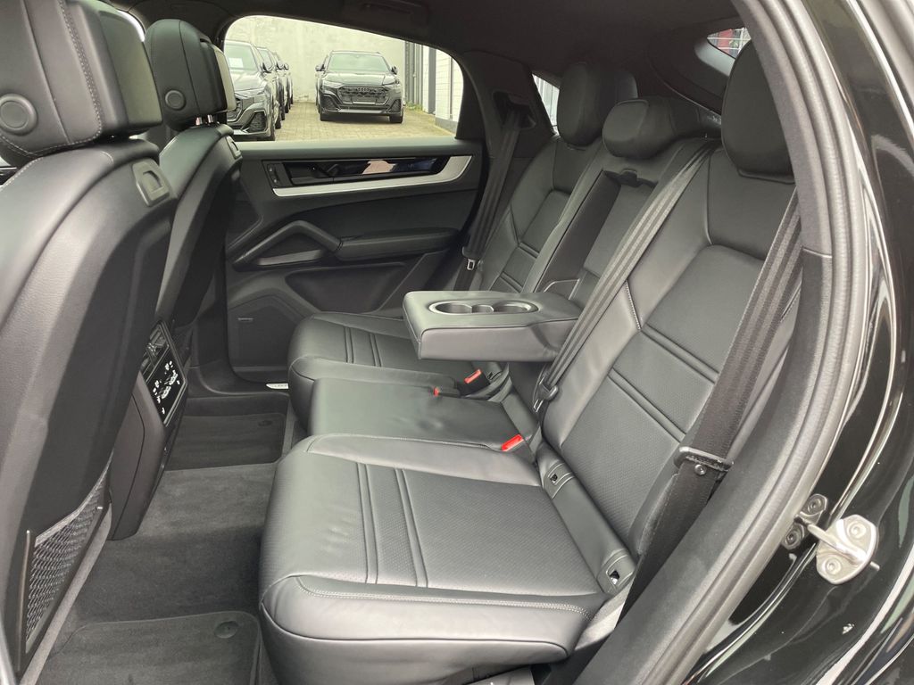 Porsche Cayenne 2025