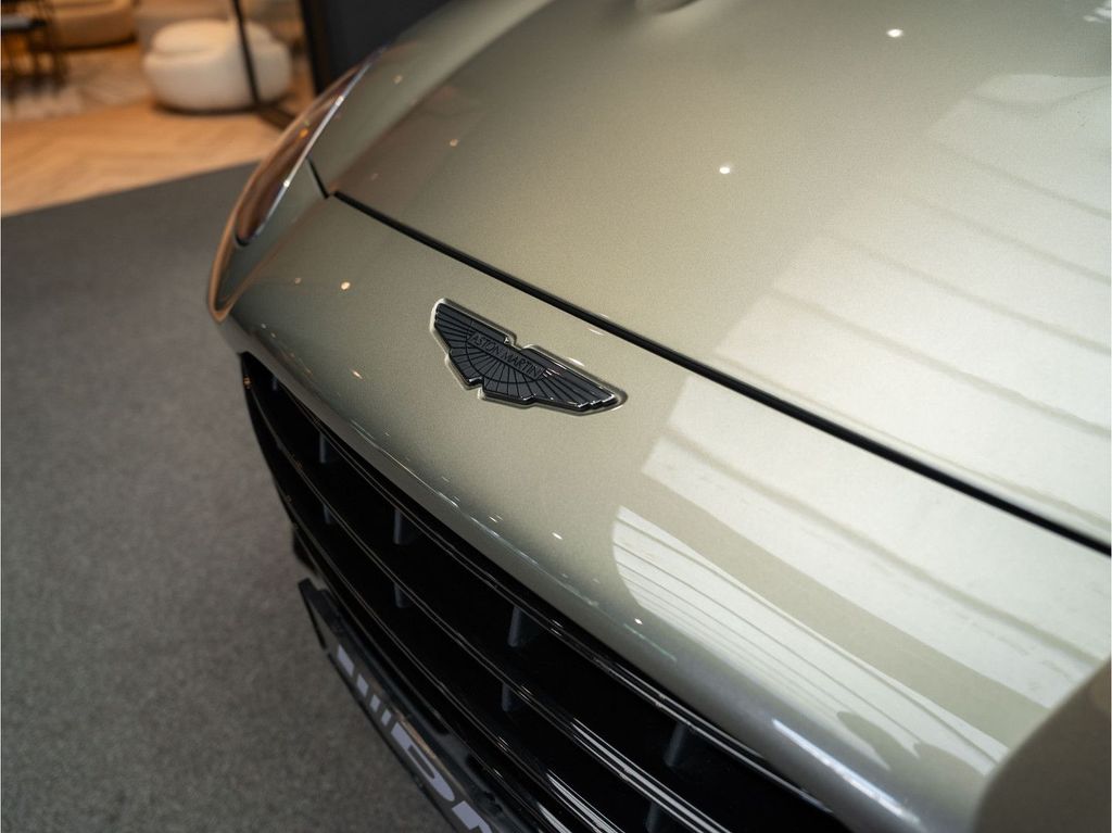 Aston Martin DBX 2023