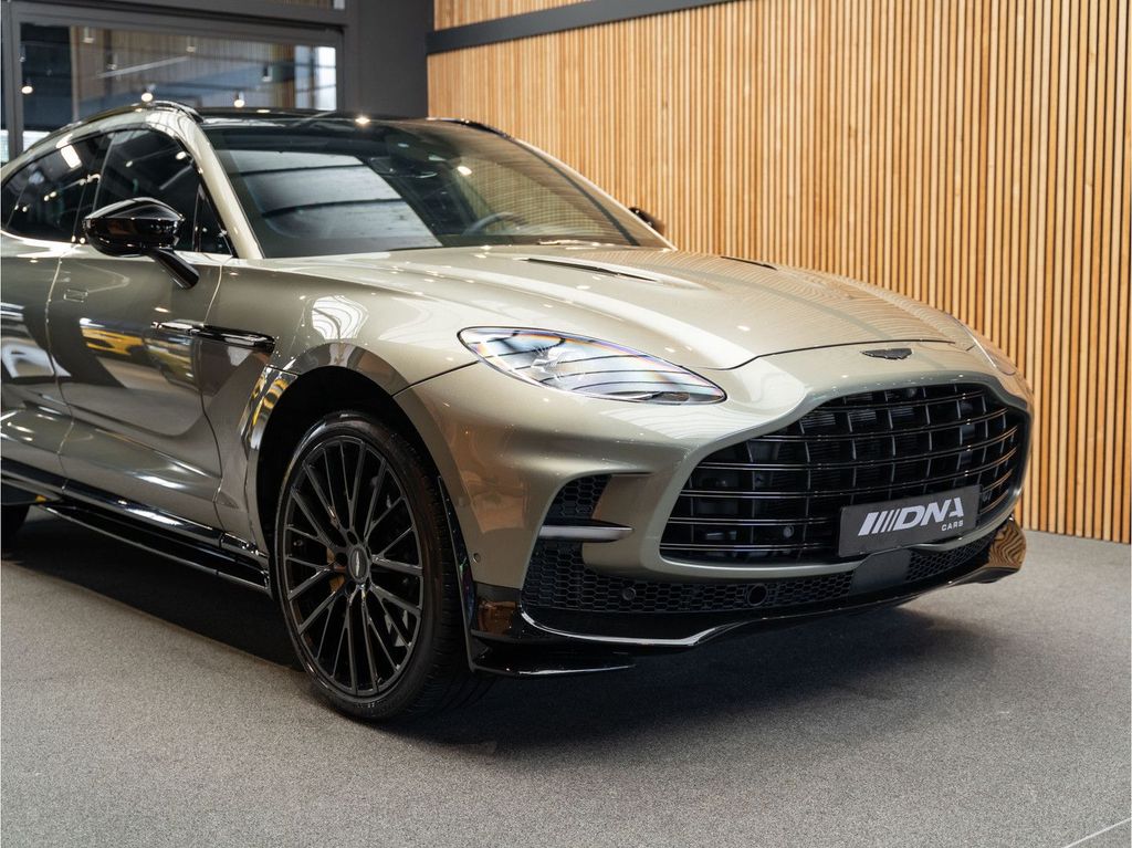 Aston Martin DBX 2023