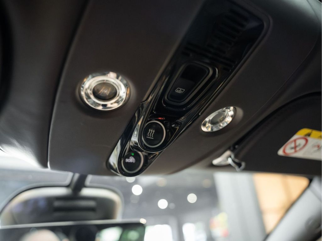 Aston Martin DBX 2023
