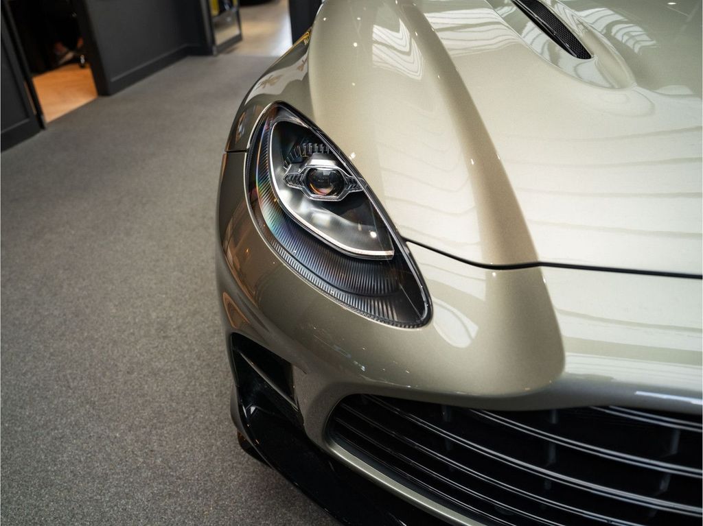 Aston Martin DBX 2023
