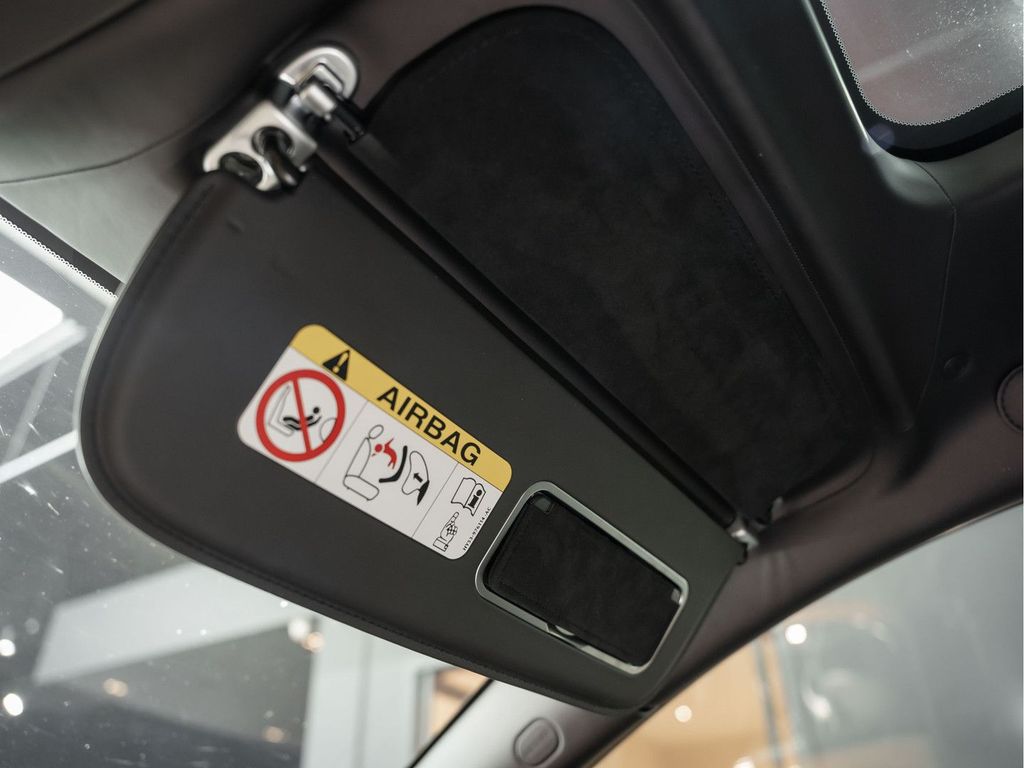 Aston Martin DBX 2023