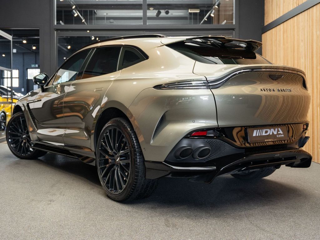 Aston Martin DBX 2023