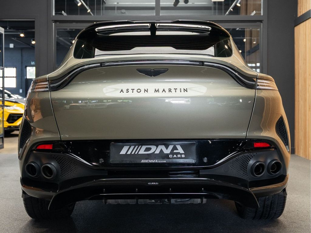 Aston Martin DBX 2023