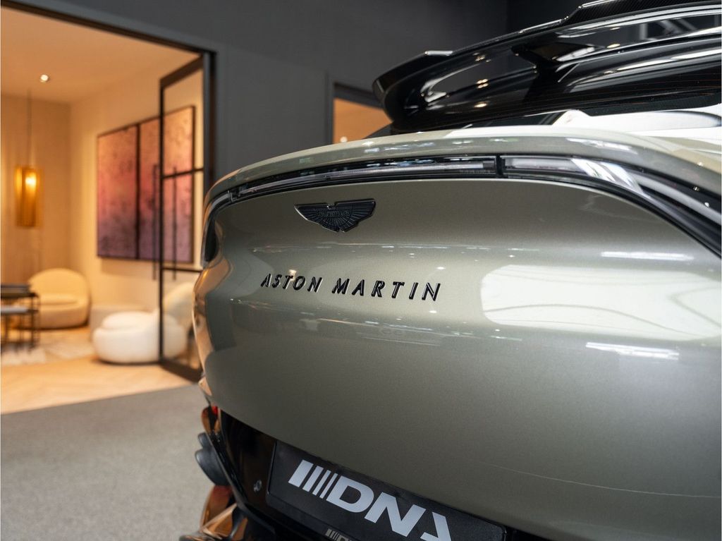 Aston Martin DBX 2023