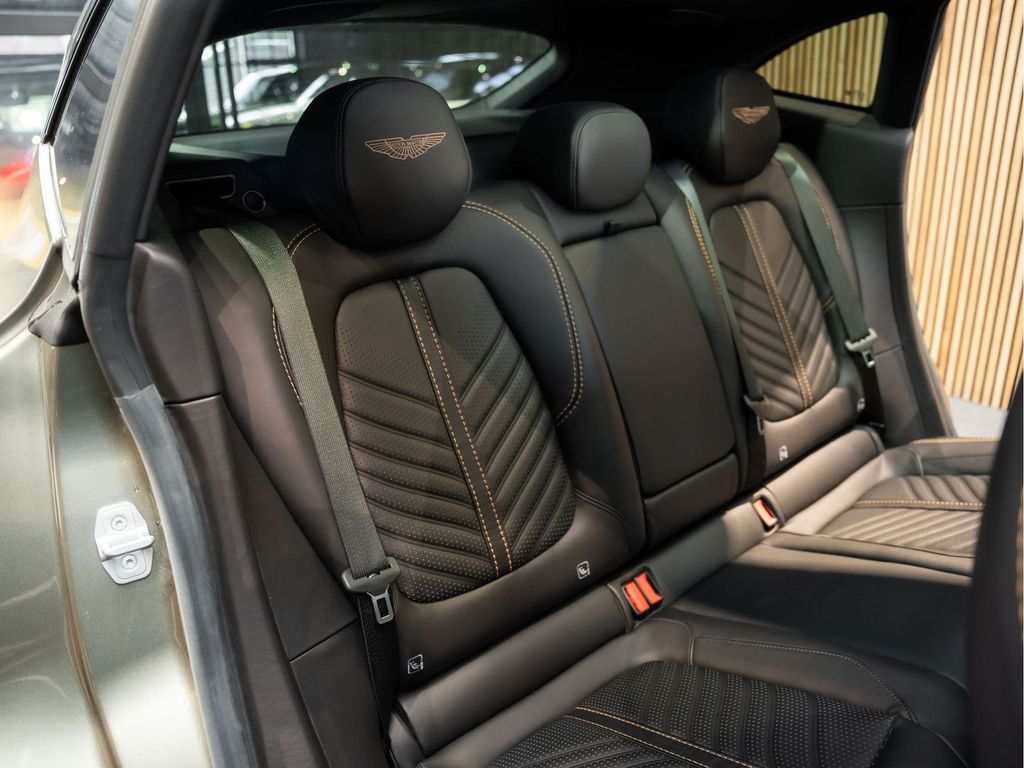 Aston Martin DBX 2023