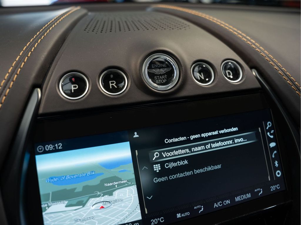 Aston Martin DBX 2023