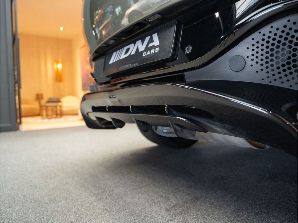 Aston Martin DBX 2023