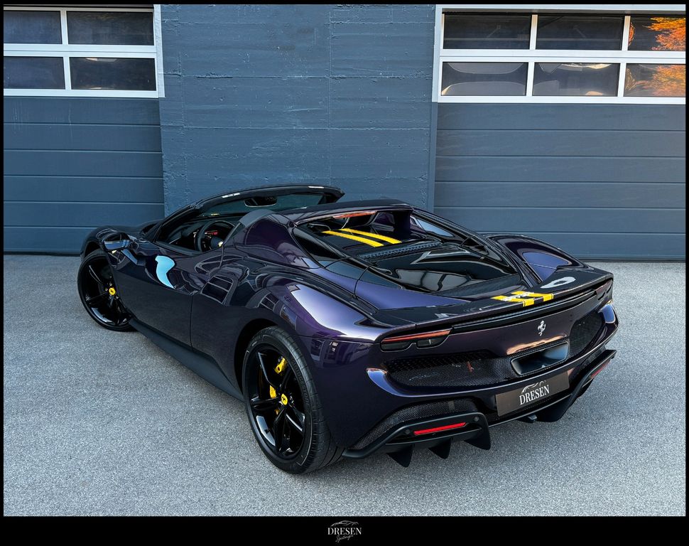 Ferrari 296 GTS 2025