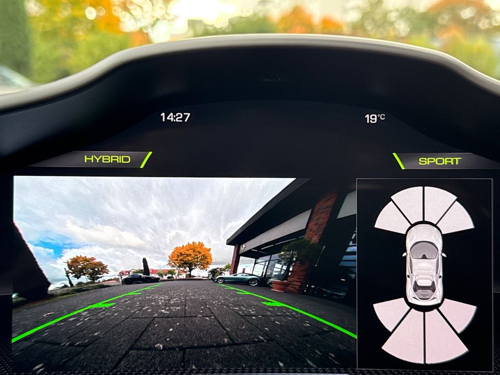 Ferrari 296 GTS 2025