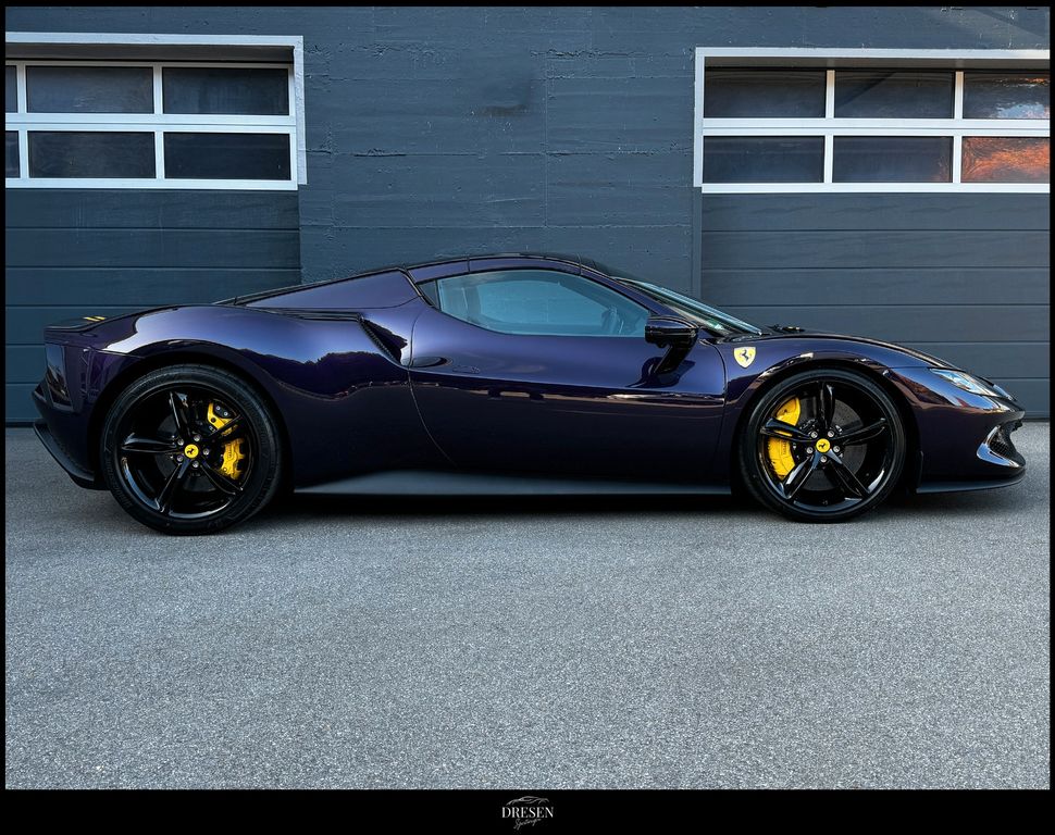 Ferrari 296 GTS 2025