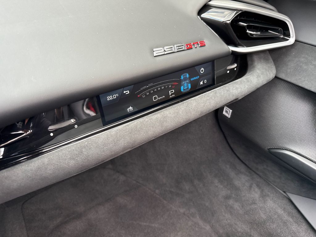 Ferrari 296 GTS 2025