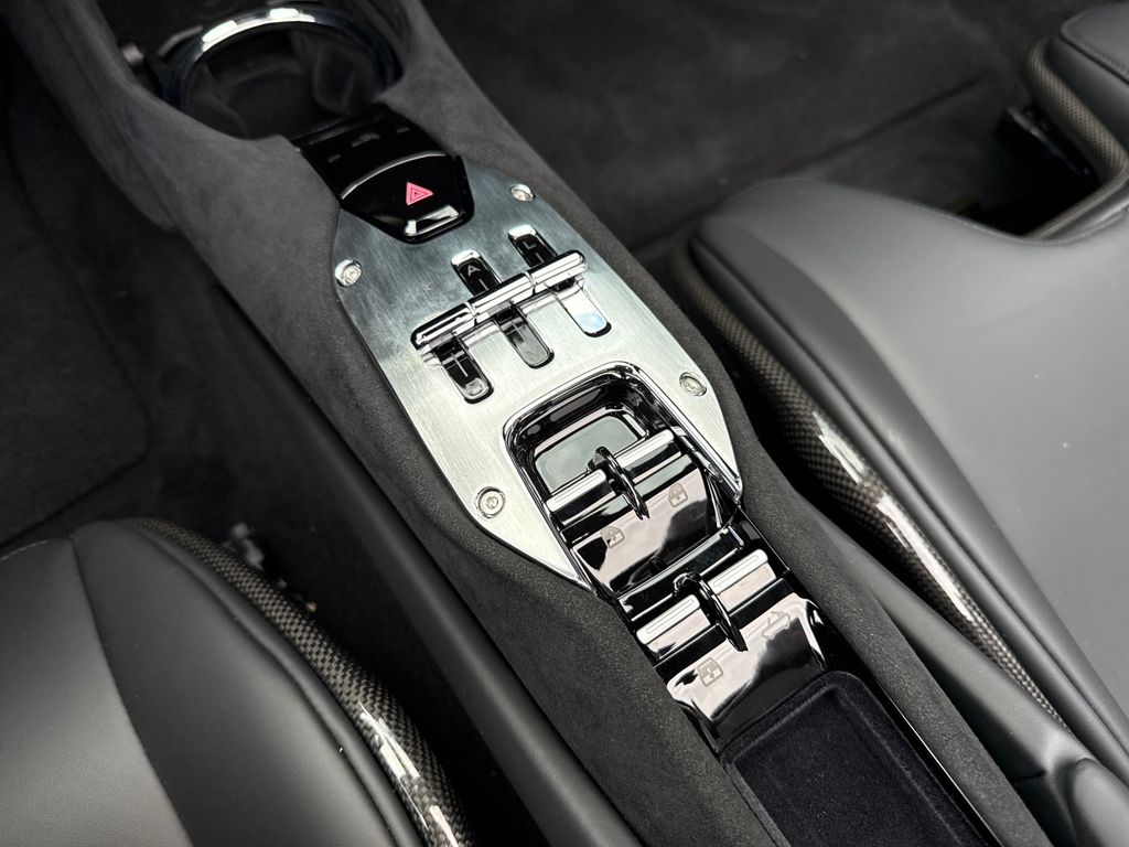 Ferrari 296 GTS 2025