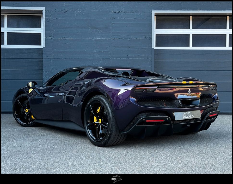 Ferrari 296 GTS 2025