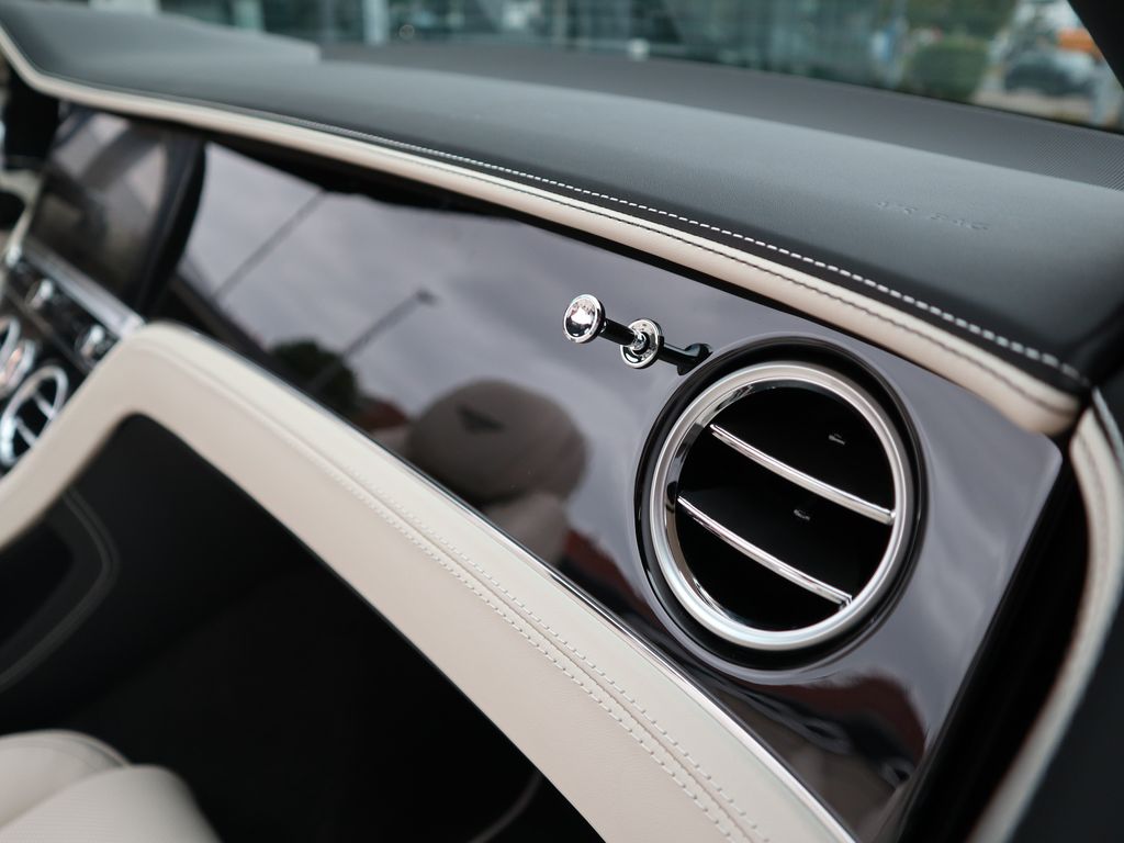 Bentley Continental GTC 2025