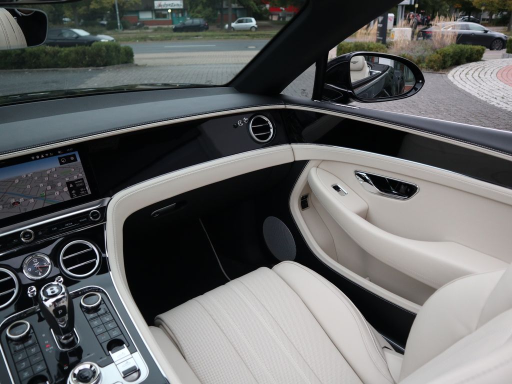 Bentley Continental GTC 2025