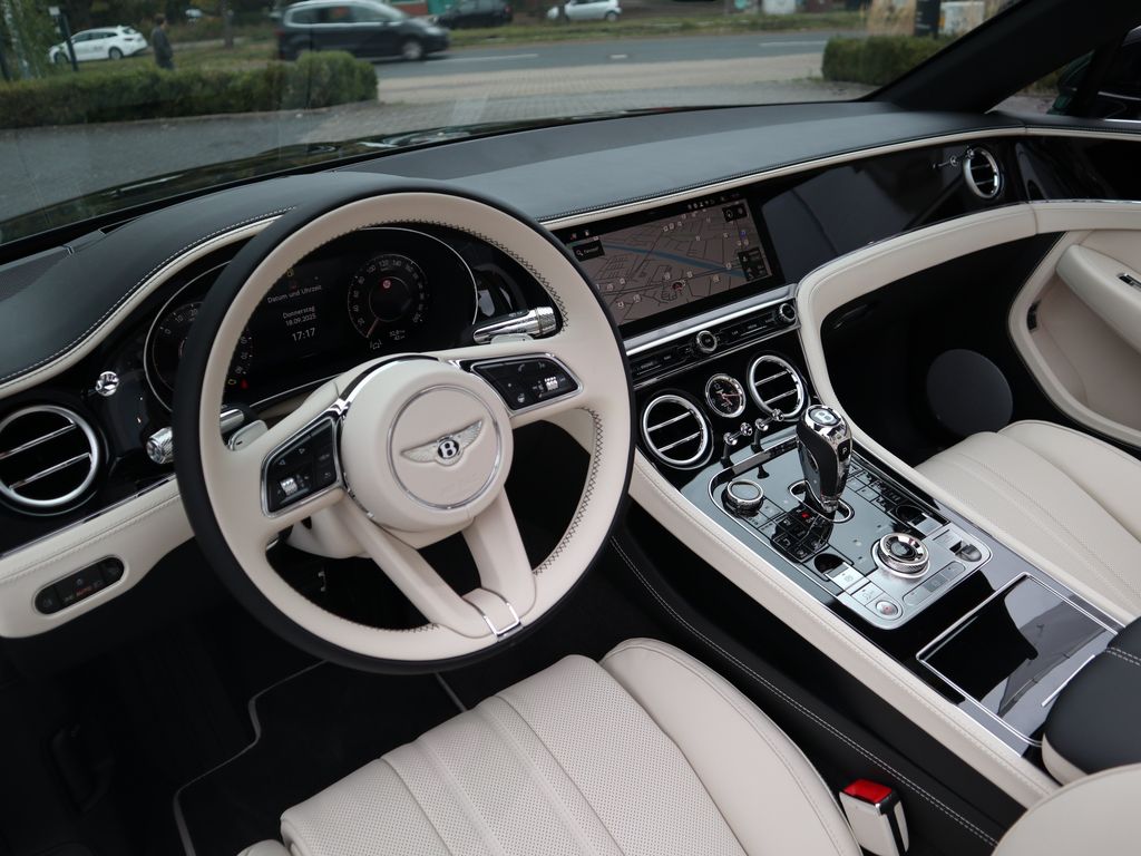 Bentley Continental GTC 2025