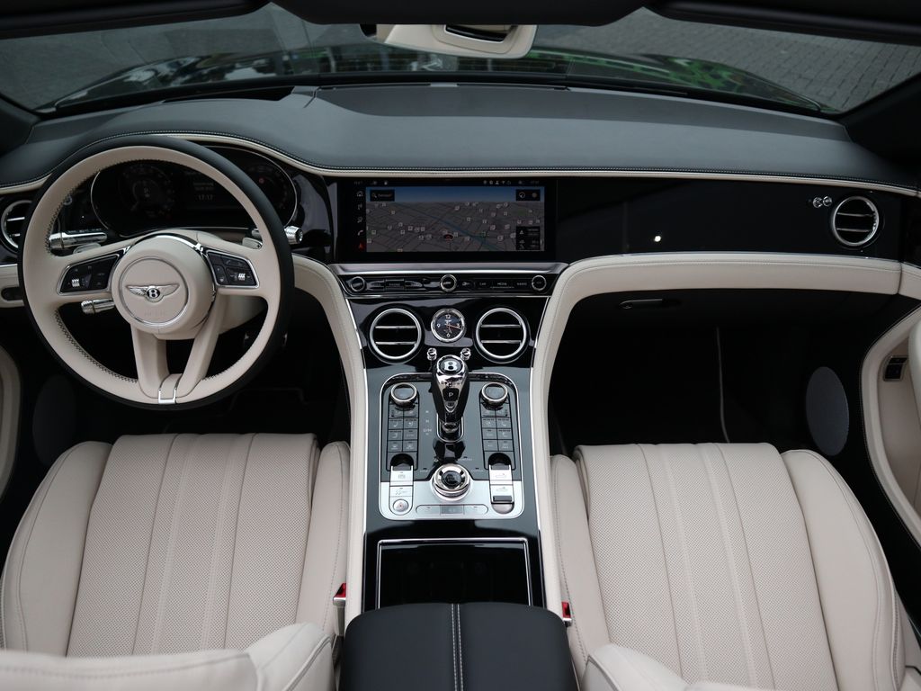 Bentley Continental GTC 2025
