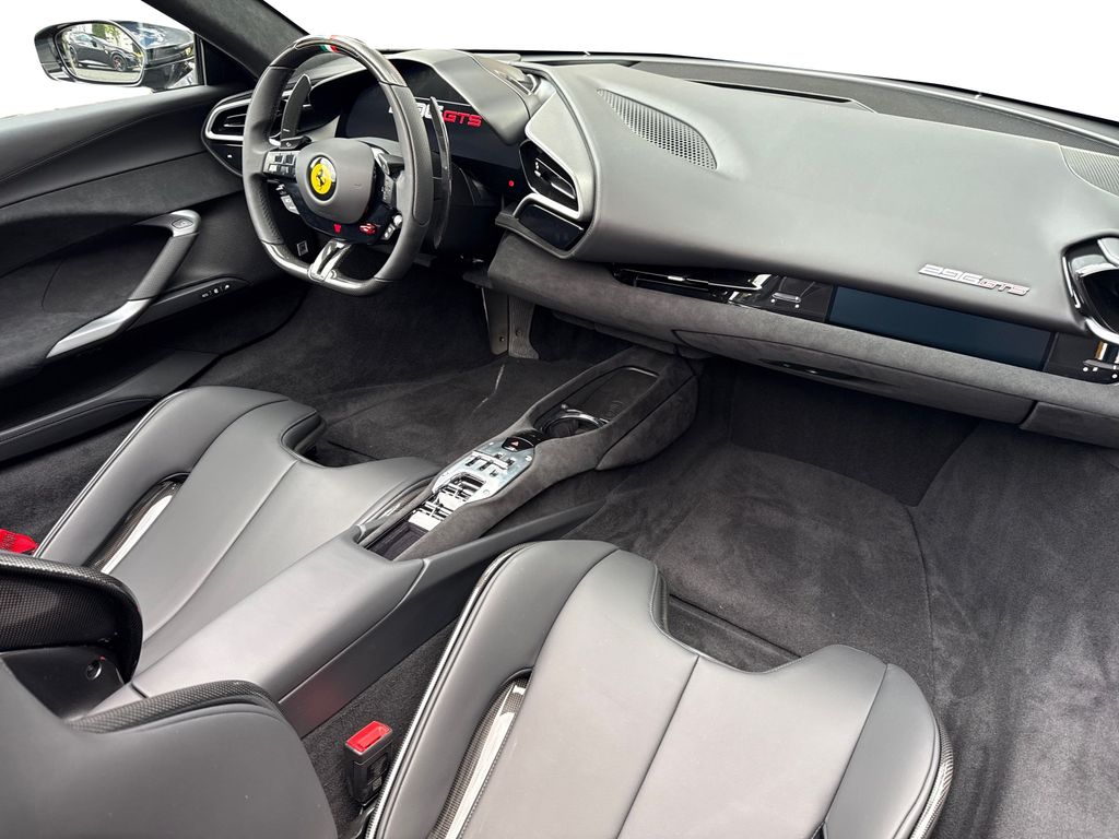 Ferrari 296 GTS 2025