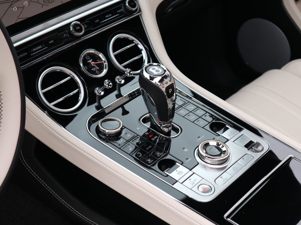 Bentley Continental GTC 2025