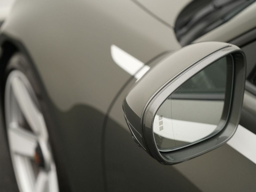 Porsche 992 2025