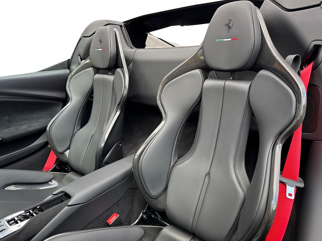 Ferrari 296 GTS 2025