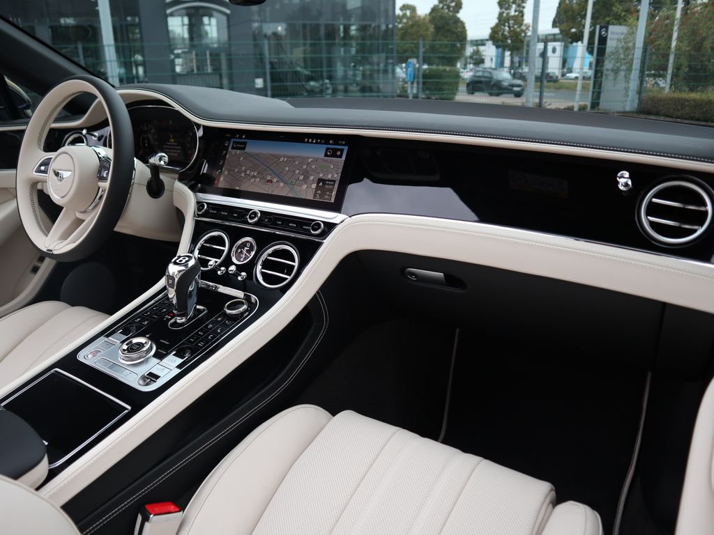 Bentley Continental GTC 2025